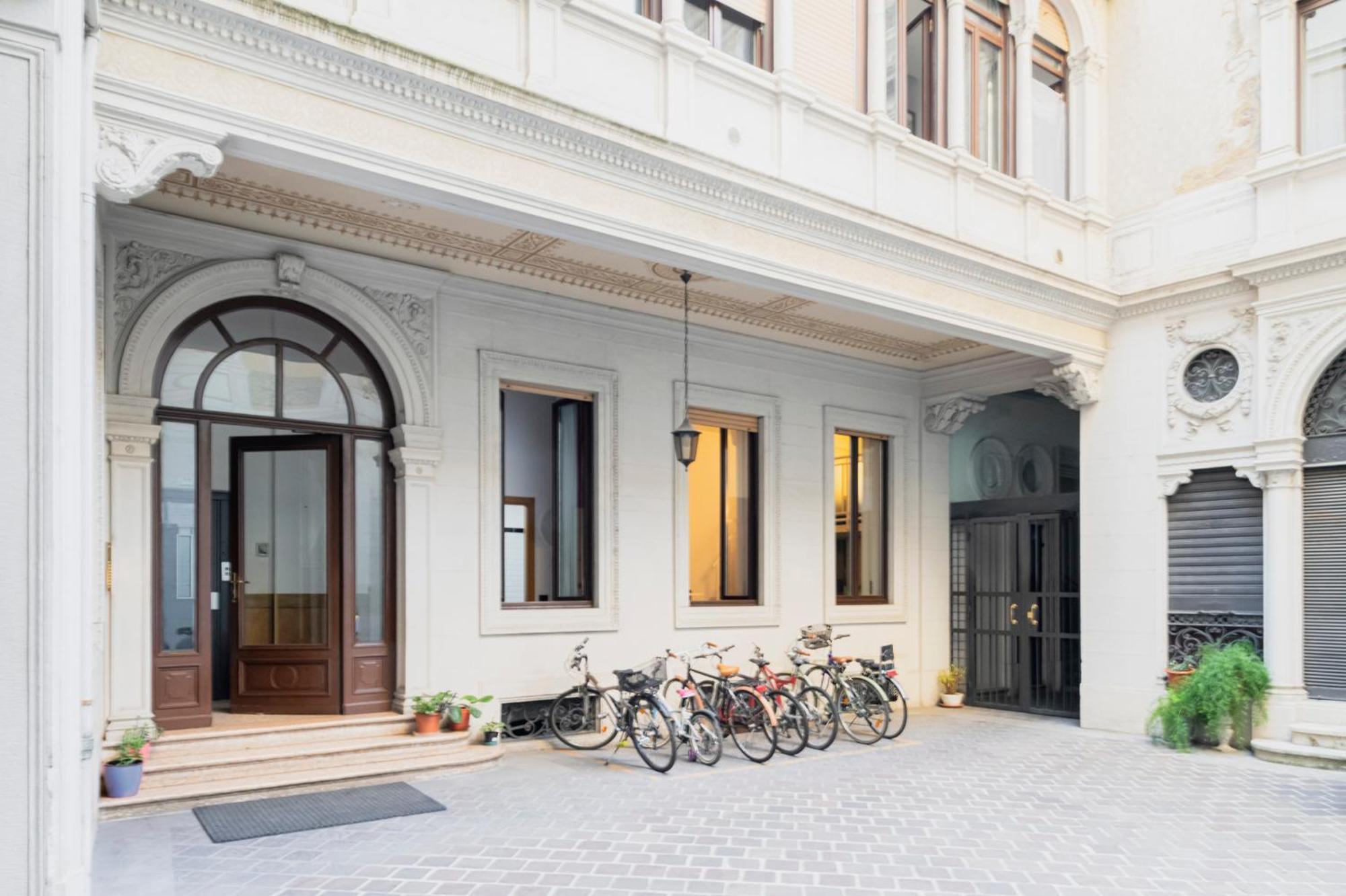Апартаменти Easylife - Accogliente Monolocale In Via Torino, Posizione Perfetta Per Scoprire La Citta Мілан Екстер'єр фото